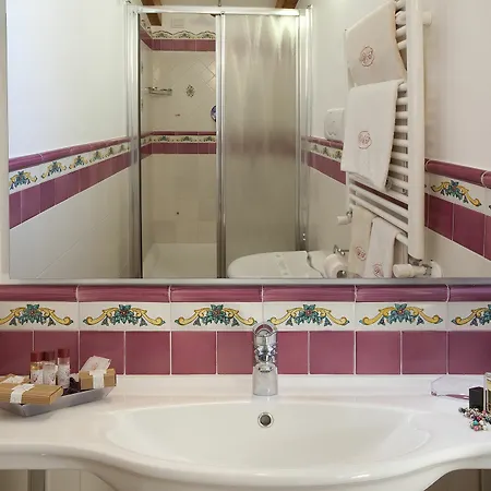 Pensionat Angiolina Relais